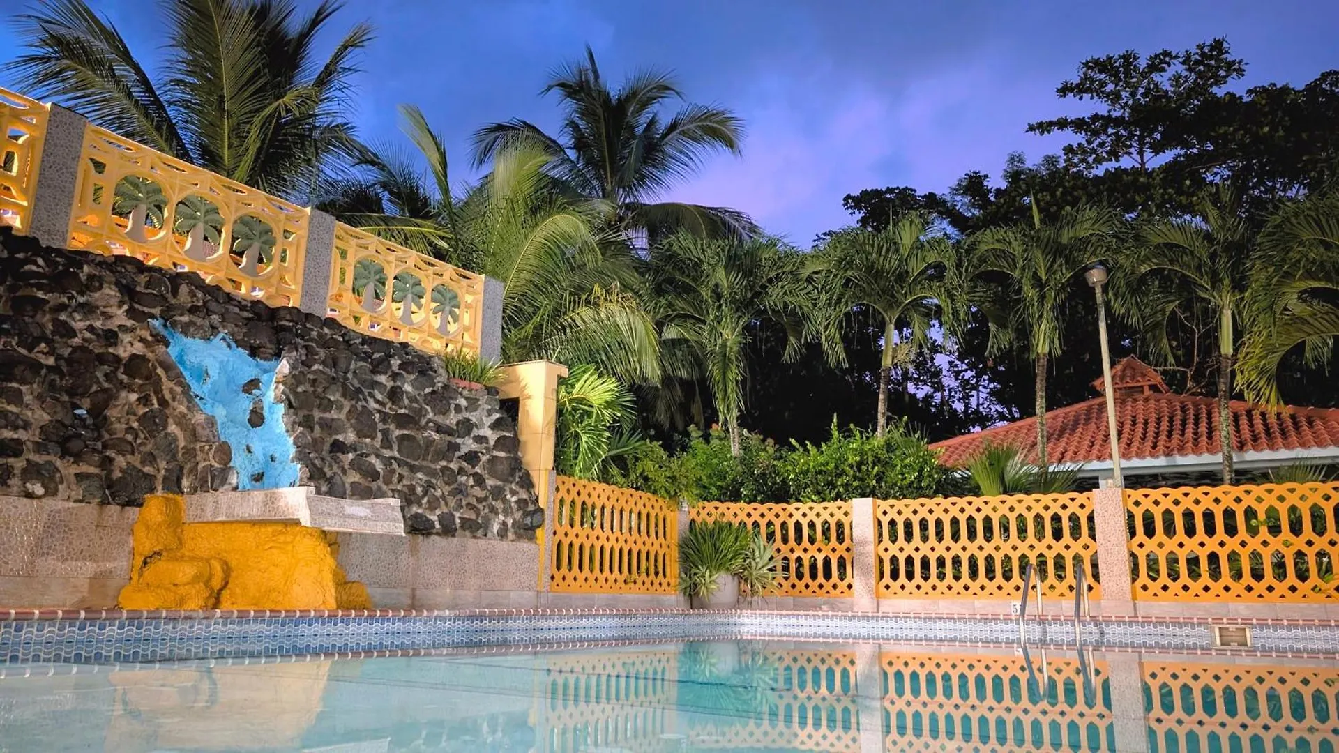 Yukayeke Playa Resort La Tosca  San Juan