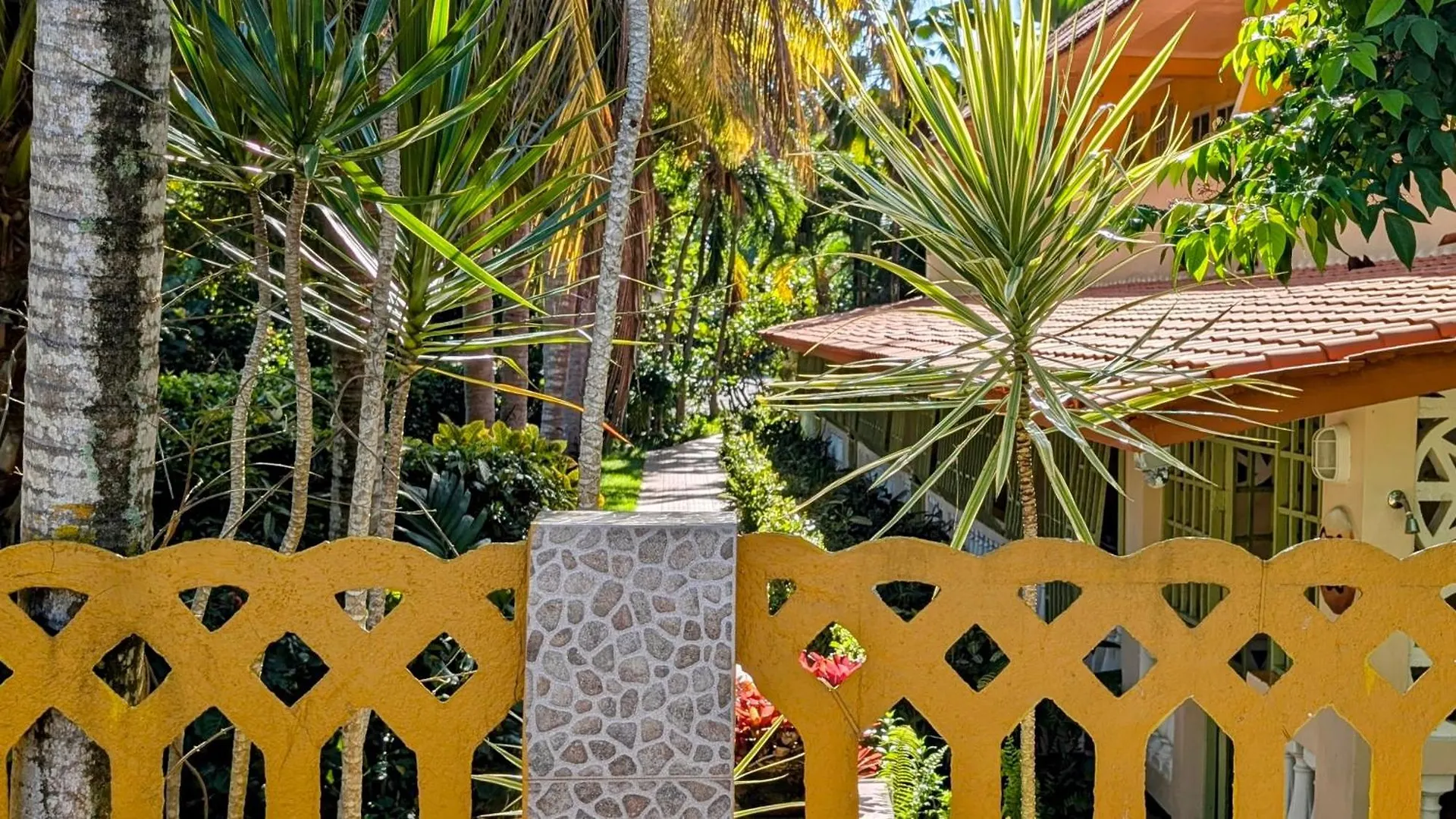 Yukayeke Playa Resort La Tosca San Juan